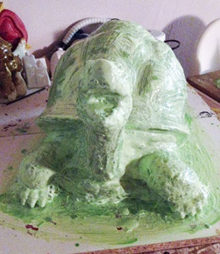 Die Beton-Scheune von außen, Einblick in die Werkstatt